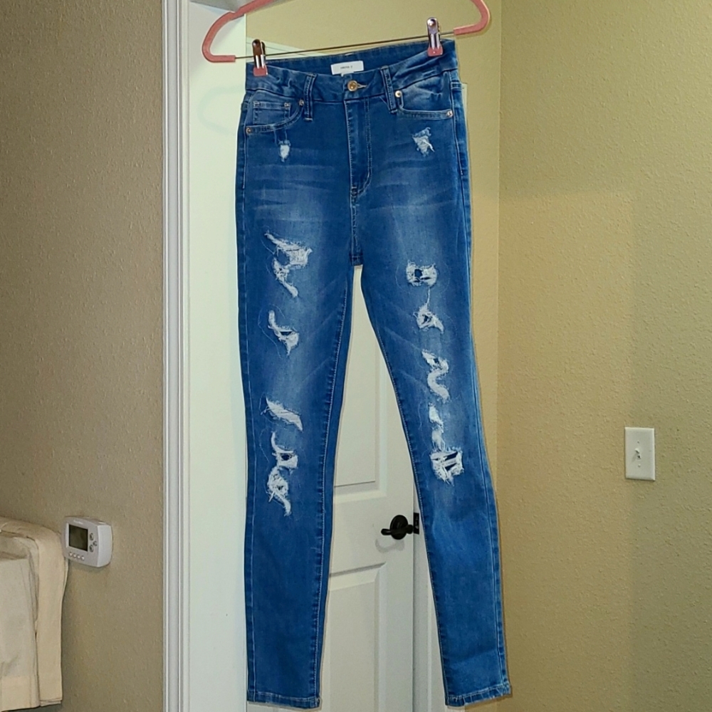 Women's jeans never worn
